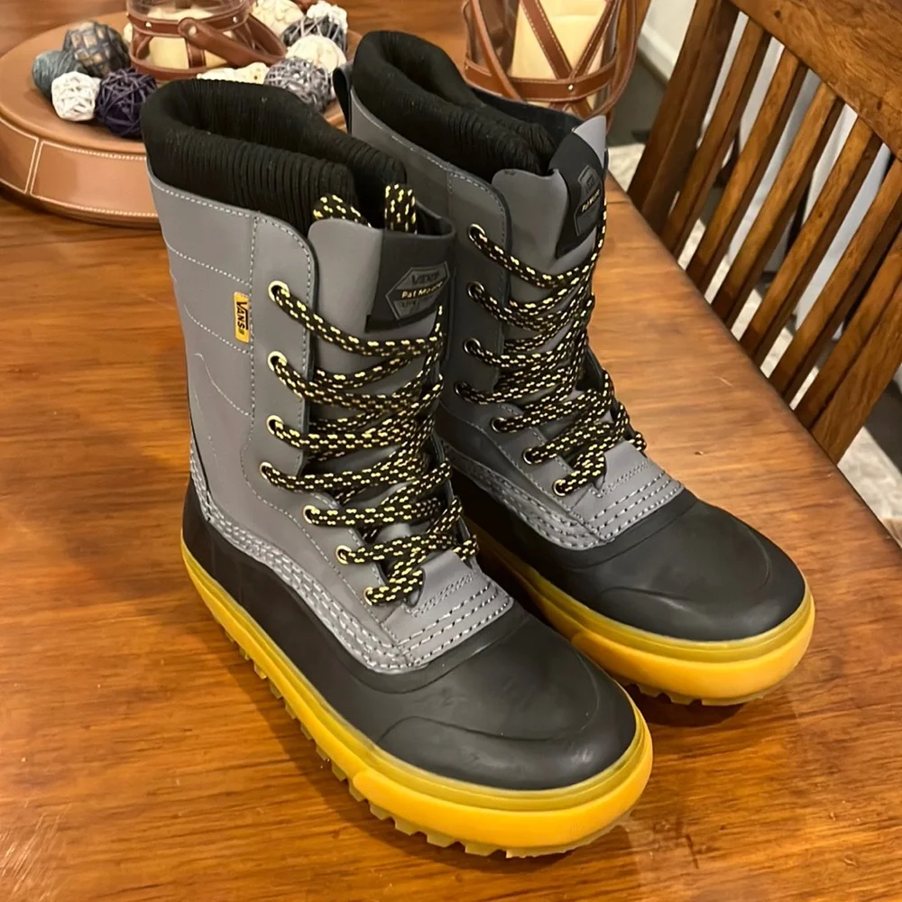 Vans Standard Snow Winter Boots Pat Moore Grey Black new Mens Size 8.5